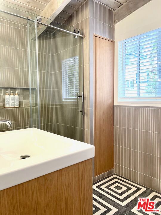 17728 Porto Marina Way, Pacific Palisades CA: https://media.crmls.org/mediaz/e2c242a6-53df-4f12-ab03-4414ce08aa6a.jpg