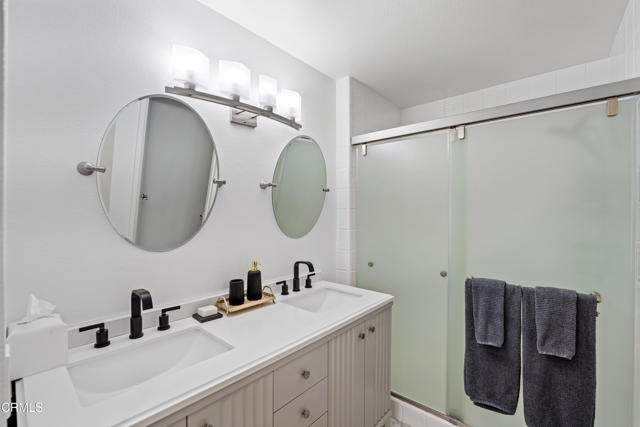 2287 Martinique Lane, Oxnard CA: https://media.crmls.org/mediaz/e2c2c68d-683b-4830-ba40-1608feffe6eb.jpg