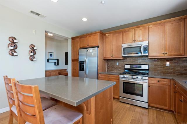1804 OLIVE GREEN ST, Chula Vista CA: https://media.crmls.org/mediaz/e2c2e1c2-facc-40a5-bcf0-cc6baaa5efb2.jpg