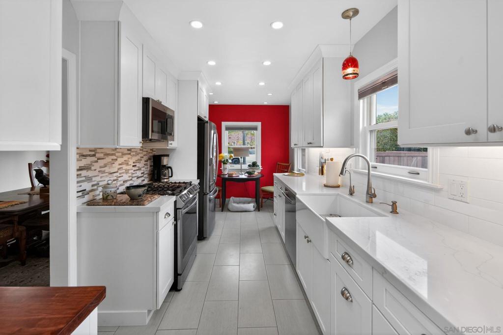 4505 Van Dyke Avenue - photo 11