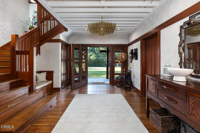 Detail Gallery Image 2 of 23 For 1344 Hillcrest Ave, Pasadena,  CA 91106 - 5 Beds | 4/1 Baths