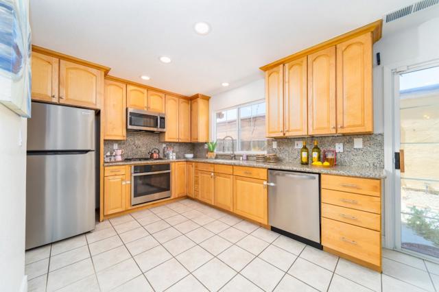1748 Vancouver Green, Fremont CA: https://media.crmls.org/mediaz/e2c3403b-5936-44c8-ad6c-f7345c56b9d2.jpg