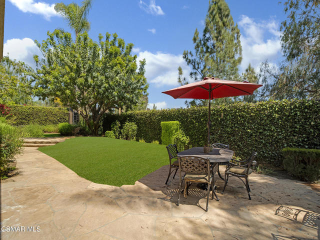 4126 Sterlingview Drive, Moorpark CA: https://media.crmls.org/mediaz/e2c3d865-629c-4465-9df5-18809738149a.jpg
