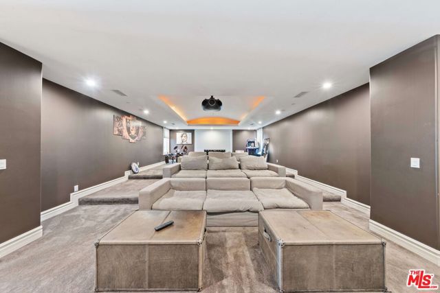 25043 Abercrombie Lane, Calabasas CA: https://media.crmls.org/mediaz/e2c4cf94-74dc-4855-8db1-ab53340e84ca.jpg