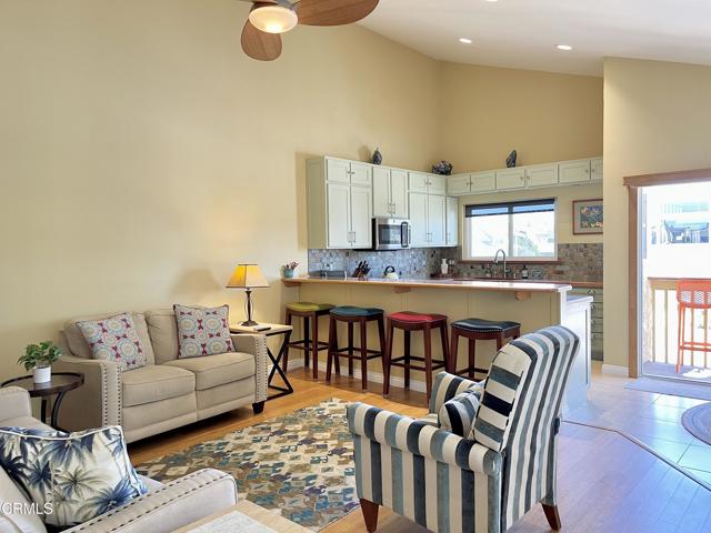 Detail Gallery Image 5 of 34 For 117 La Brea St, Oxnard,  CA 93035 - 3 Beds | 2 Baths