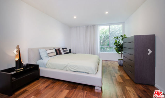 406 N Oakhurst Drive, Beverly Hills CA: https://media.crmls.org/mediaz/e2c5e165-f8d2-4b20-b70a-e25c9fc0acb8.jpg