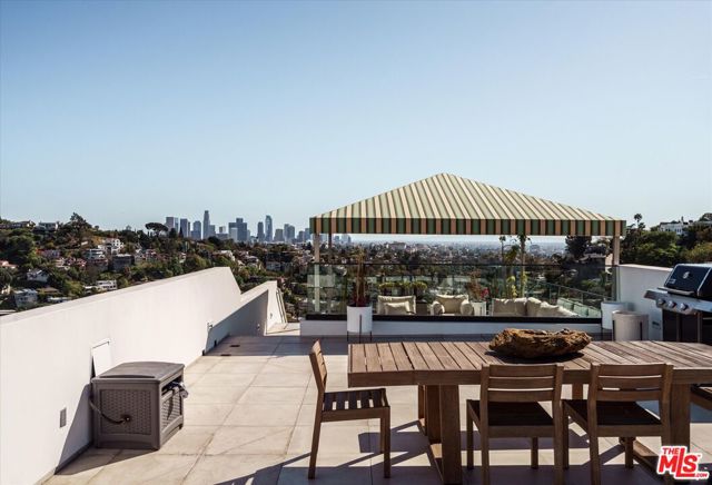 3042 Landa Street, Los Angeles CA: https://media.crmls.org/mediaz/e2c63e41-1f47-4d0f-886f-9e31779d9ec5.jpg