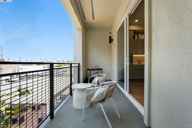 1670 Larkspur Street, Alameda CA: https://media.crmls.org/mediaz/e2c6441d-9914-4293-a346-65bf4322166c.jpg