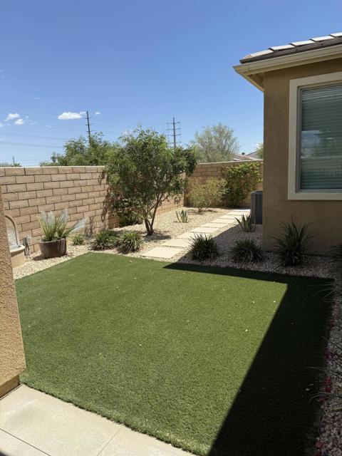 39912 Felicita Parkway, Palm Desert CA: https://media.crmls.org/mediaz/e2c651fe-1fc6-4483-b6c9-f4d9b677d94a.jpg
