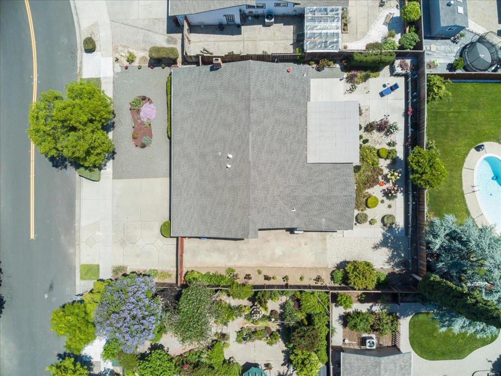 https://media.crmls.org/mediaz/e2c72e2c-ef7e-4103-91b9-a62292f4cde1.jpg?preset=X-Large