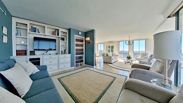 1200 Harbor N Drive, Oceanside CA: https://media.crmls.org/mediaz/e2c7856d-5cdc-458b-a4cb-fd807f2df2d3.jpg