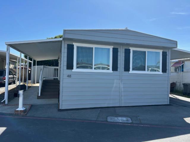 8282 Murray Avenue, Gilroy CA: https://media.crmls.org/mediaz/e2c7aa39-e496-4db9-82b5-2f851a17b142.jpg