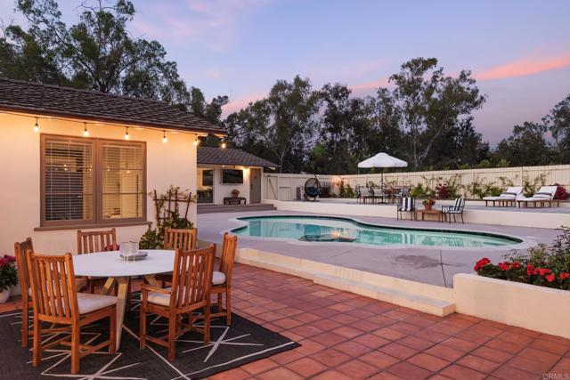 5306 Linea Del Cielo, Rancho Santa Fe CA: https://media.crmls.org/mediaz/e2c825d6-0429-420a-b0e8-3752ede21596.jpg