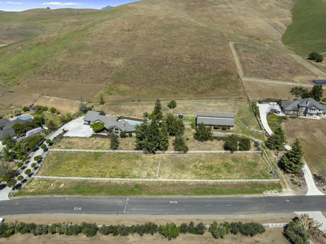 5955 Diablo Hills Road, Tres Pinos CA: https://media.crmls.org/mediaz/e2c8a08d-6a25-4b92-8906-c5ce1278b1d1.jpg
