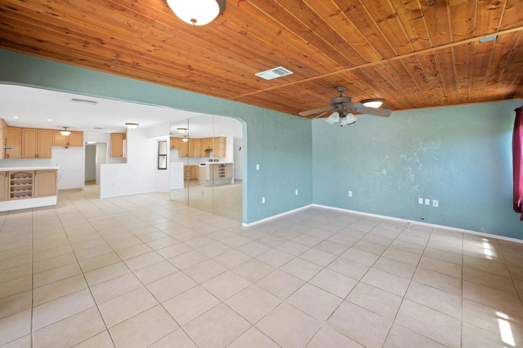 MLS #219132767DA img 6