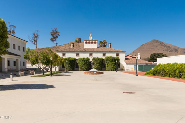 93 Flora Vista Avenue, Camarillo CA: https://media.crmls.org/mediaz/e2c9881d-0636-4205-a812-e09e6fe65871.jpg