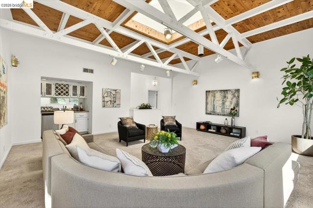 Image 20 of 55 For 10565 Englewood Drive