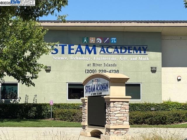2306 Mozart avenue, Lathrop CA: https://media.crmls.org/mediaz/e2c9a236-2c8f-413e-9f62-e467bdda54f8.jpg