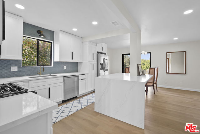 531 Benson Way photo 2