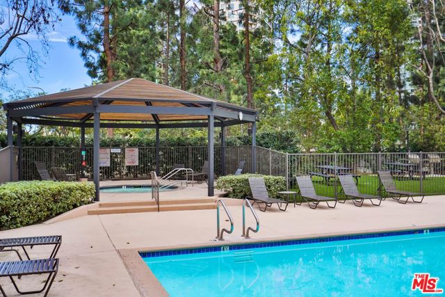 2102 Century Park Lane, Los Angeles CA: https://media.crmls.org/mediaz/e2ca2c24-897f-4b67-874c-2e490ec28029.jpg