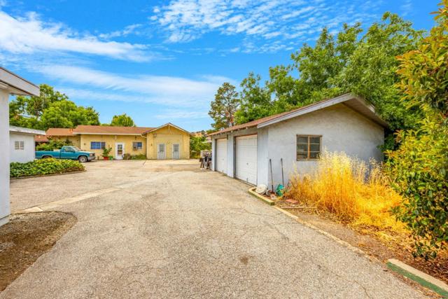 18455 Old Monterey Road, Morgan Hill CA: https://media.crmls.org/mediaz/e2ca396e-a704-40da-a7ab-ab07fa35cb9c.jpg