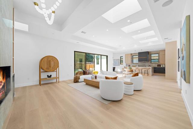 89 Centre Street, Mountain View CA: https://media.crmls.org/mediaz/e2cb217f-970c-4558-875f-fc5a4a1ac0c4.jpg