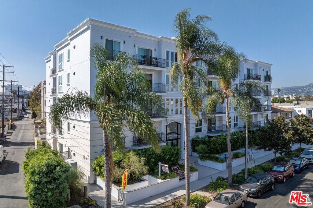1237 S 90035 Avenue #202