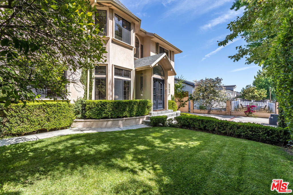 5324 Beeman Avenue, Valley Village, CA 91607