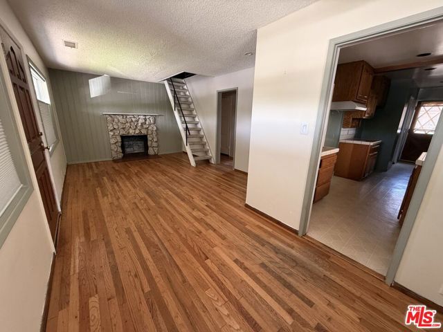 2952 Midvale Avenue, Los Angeles CA: https://media.crmls.org/mediaz/e2cb4c85-cbda-40d3-a03b-3922fa8fffbf.jpg