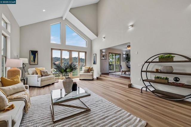 4044 Lambert Rd, El Sobrante CA: https://media.crmls.org/mediaz/e2cbbeb3-2557-447a-b46b-362a1e8889fd.jpg