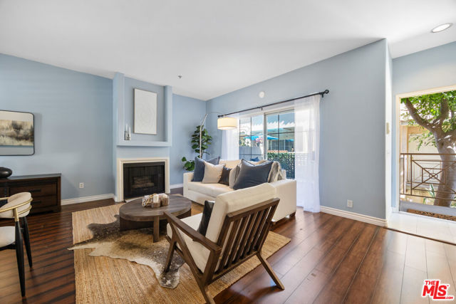 14365 Foothill Boulevard, Sylmar CA: https://media.crmls.org/mediaz/e2cbd3d6-1d60-48bb-acc7-f432748fd714.jpg