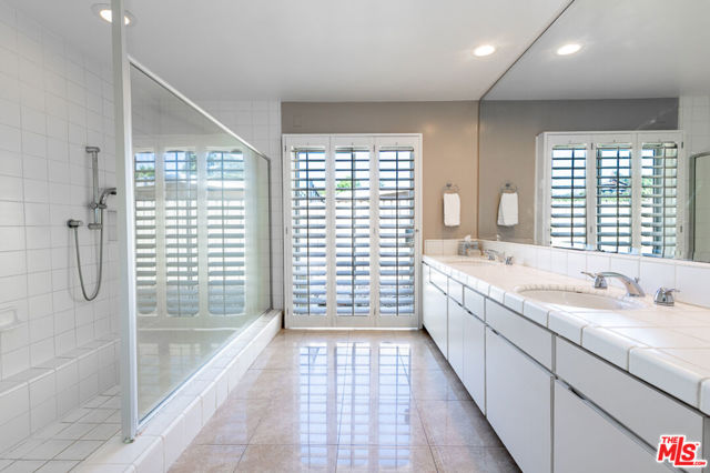 Drew Fenton | 16617 Park Lane Circle Los Angeles CA | MLS: 7403378
