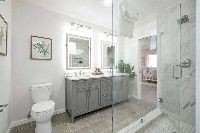 1662 Dorchester Pl, Concord CA: https://media.crmls.org/mediaz/e2cc1d8c-41a0-44b5-80c2-62753d072920.jpg