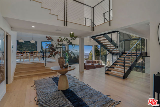 654 S Cumberland Drive, Lake Arrowhead CA: https://media.crmls.org/mediaz/e2cc32c7-0e37-4559-81f4-cb99f111cdd5.jpg