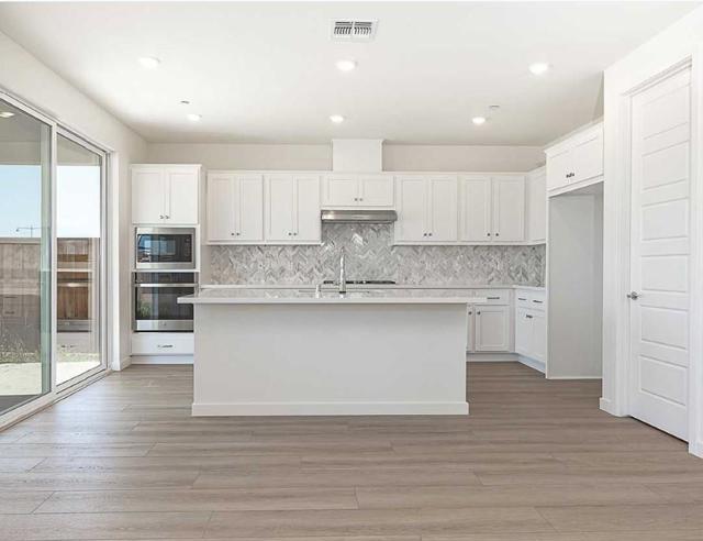 3133 Benetti Street, Lathrop CA: https://media.crmls.org/mediaz/e2cc8007-bd8f-47e7-ab92-bd0ee7c40184.jpg