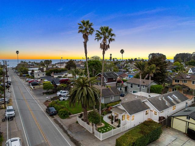 509 36th Avenue, Santa Cruz CA: https://media.crmls.org/mediaz/e2cc999e-cfbb-405e-ae63-a90cf8d740ba.jpg