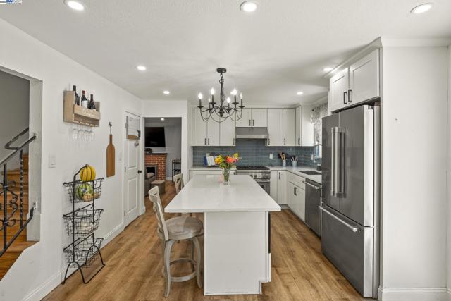 963 Getoun Dr, Concord CA: https://media.crmls.org/mediaz/e2cd0964-cc78-417c-8842-5441bc5553df.jpg