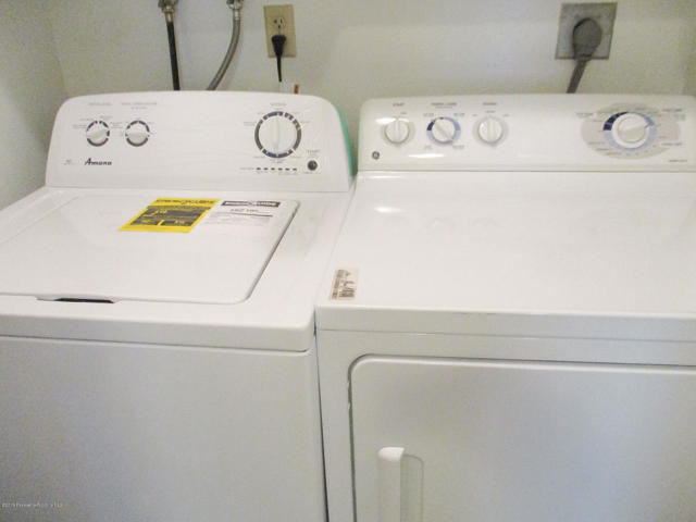 824 S. Chapel Ave. #4 - Alhambra laundry