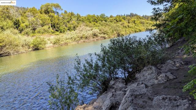 18512 Hwy 116, Guerneville CA: https://media.crmls.org/mediaz/e2cd57a2-c9b0-44ad-ae0f-70919a8f50b3.jpg