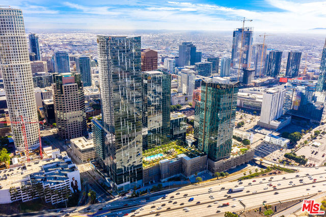 877 Francisco Street, Los Angeles CA: https://media.crmls.org/mediaz/e2cdcdb4-b742-4eb3-9a73-f52ee5160bf6.jpg