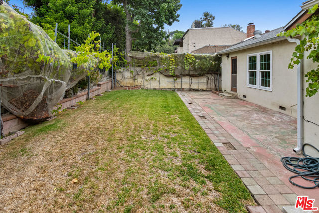 5718 Eveward Road, Culver City CA: https://media.crmls.org/mediaz/e2ce27b8-81c4-4cd8-83c8-ee265824d70f.jpg