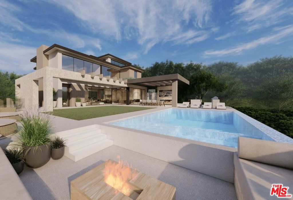 590 N Tigertail Road