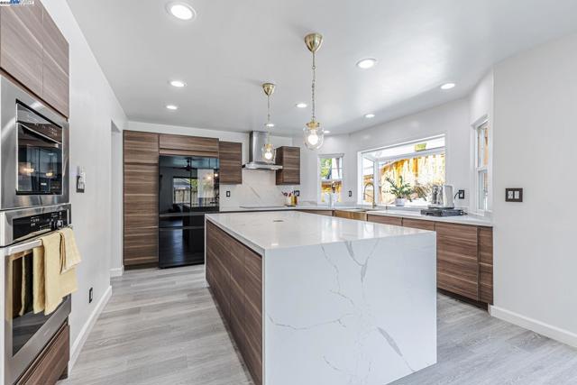 1835 Camino Estrada, Concord CA: https://media.crmls.org/mediaz/e2cf32cb-f228-4a2e-a80c-06639ec1451a.jpg