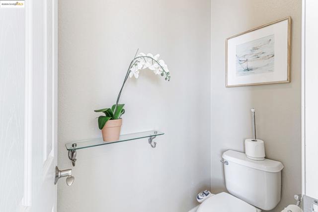 104 Seacliff Court, Richmond CA: https://media.crmls.org/mediaz/e2cf6bc3-cbb7-4ab2-9945-f98c03bd7313.jpg