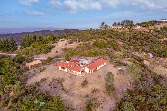 16420 Soda Springs Road, Los Gatos CA: https://media.crmls.org/mediaz/e2cf8a28-f387-4315-9050-1081b1e73d7f.jpg