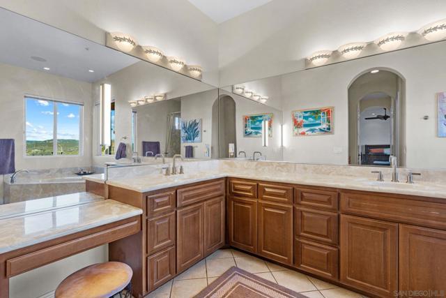 2255 Los Altos De Cerro, Ramona CA: https://media.crmls.org/mediaz/e2cf8bda-15ce-46b2-9574-416777066a33.jpg