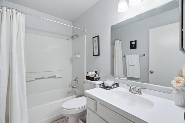 251 Gibson Drive, Hollister CA: https://media.crmls.org/mediaz/e2cfec5f-57e6-45e0-9ec0-0a069f1b1ff9.jpg