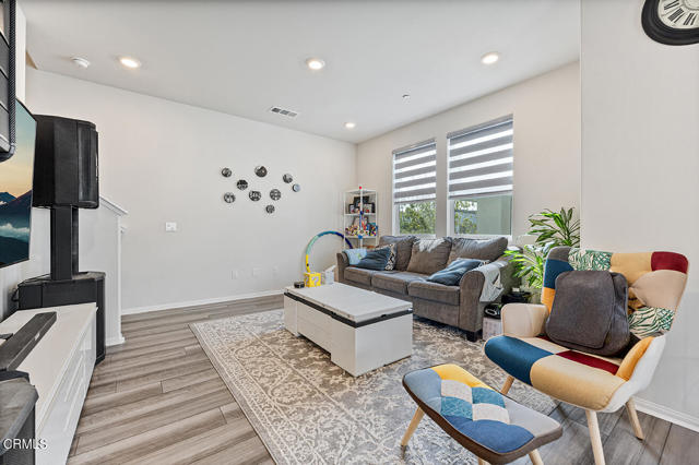 Detail Gallery Image 3 of 27 For 1736 Cayton Loop, West Covina,  CA 91790 - 2 Beds | 2/1 Baths