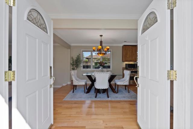 372 Bluefish Court, Foster City CA: https://media.crmls.org/mediaz/e2d06b90-a06b-4c03-a076-1f34a827c3cd.jpg
