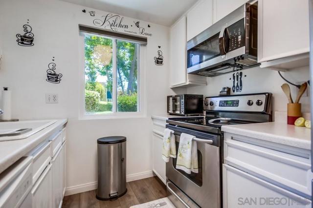 5350 Baltimore Drive, La Mesa CA: https://media.crmls.org/mediaz/e2d0cecc-fcba-4034-9437-e9847f5041ef.jpg